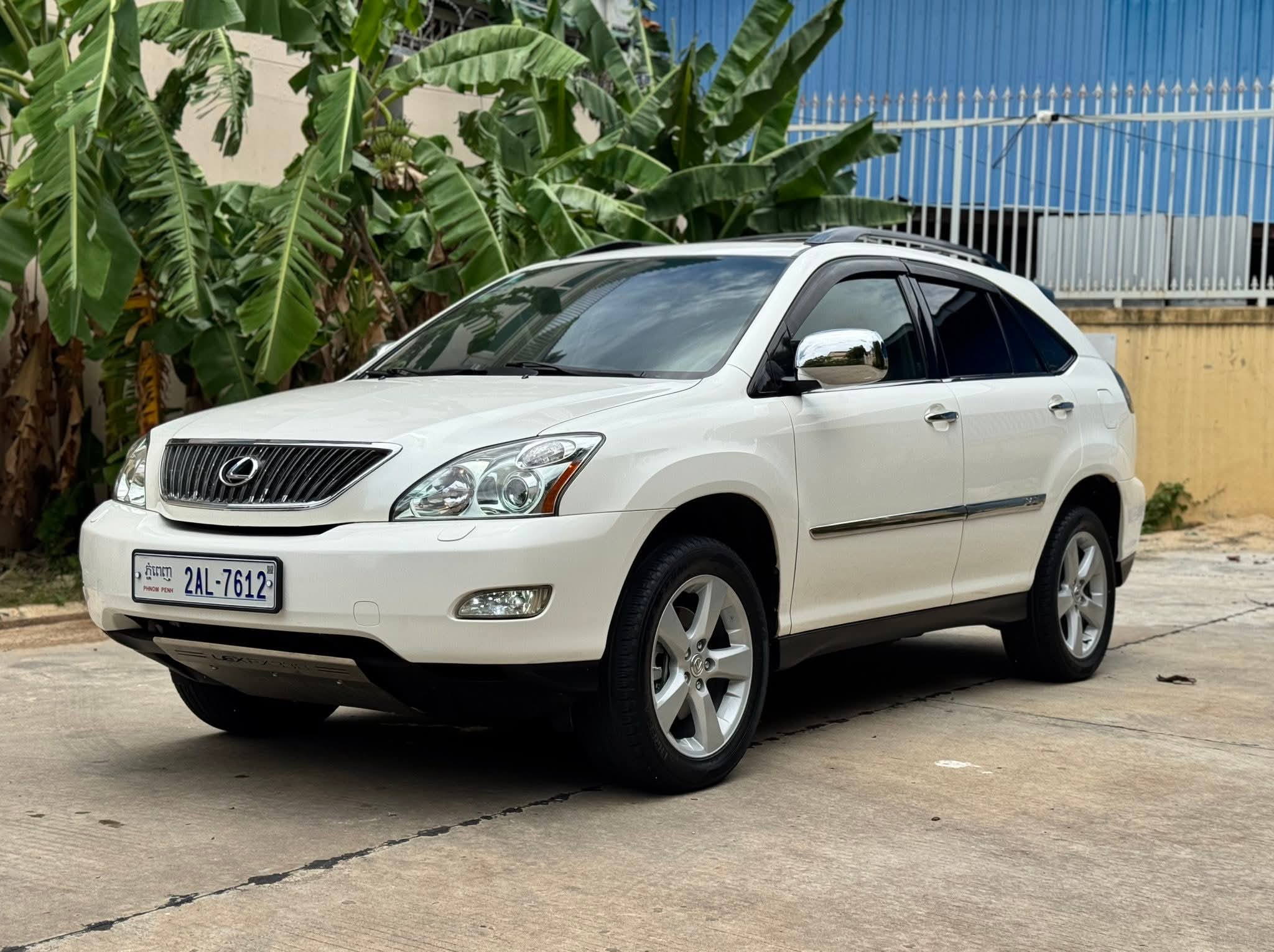 Phnom Penh to Siem Reap Transfer Tour